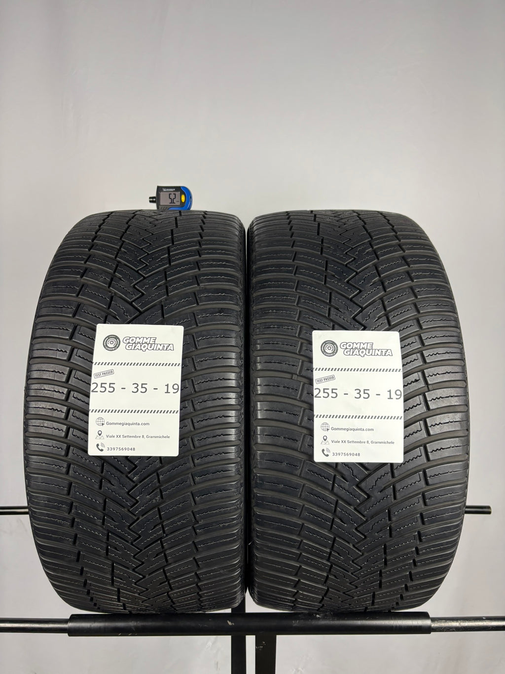 255/35 R19 96Y Pirelli All Season SF2 M+S